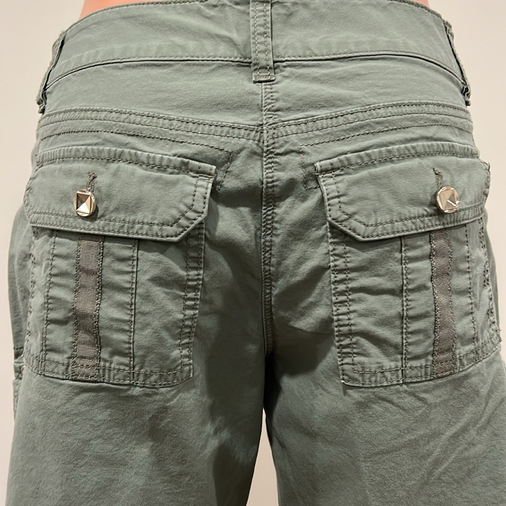 White House Black Market Green Cargo Shorts Size 2 - Picture 6 of 10